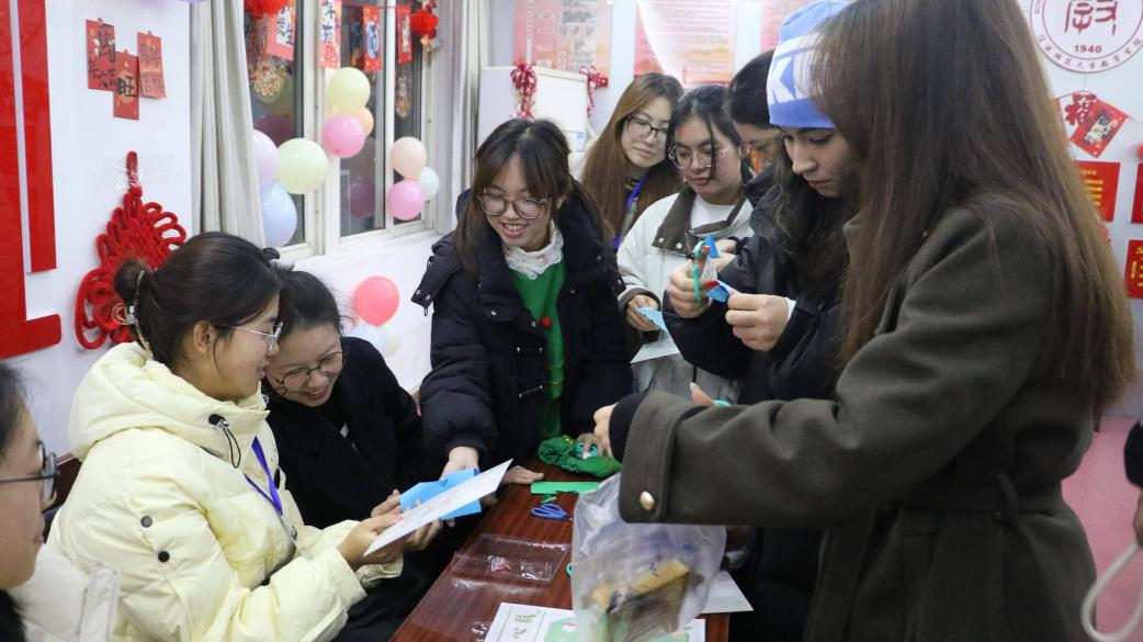 教育学院举办心理主题活动筑牢学...